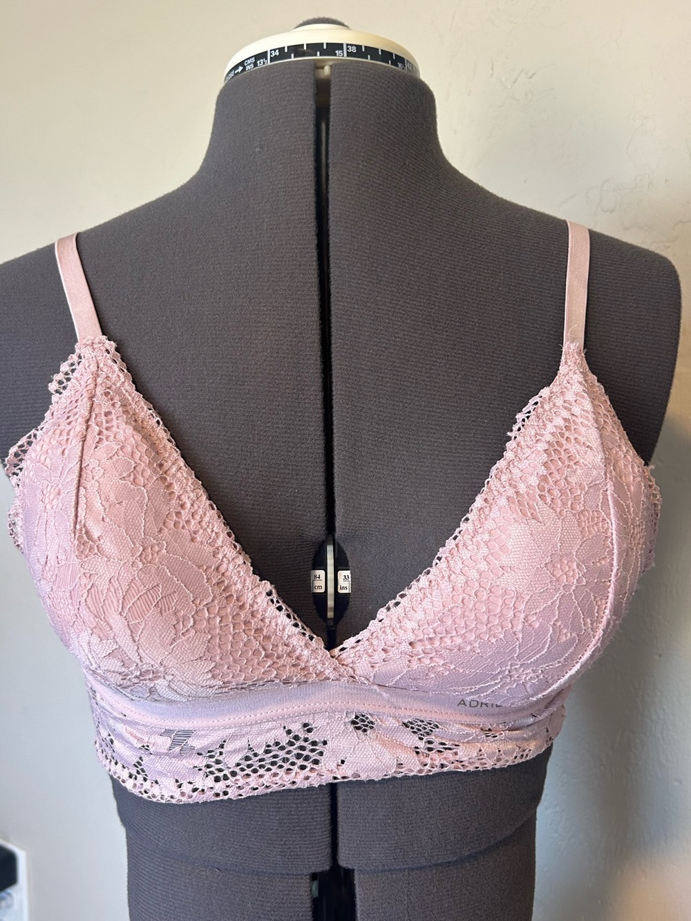 Adrienne Vittadini Studio lace bralette size medium (1914)